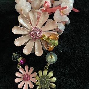 Betsy Johnson Flower Stretch Bracelet